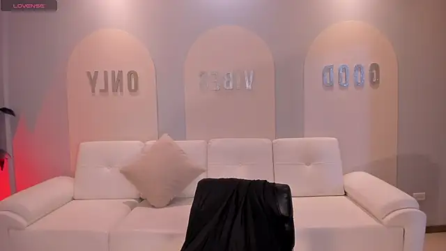 BeccaBaxter online show from 09.16.25