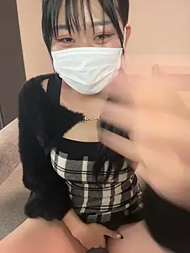 Snapshot of Rara__oo chatting on 02.13.25 Rara oo online show from 02.13.25