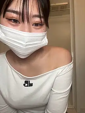 Snapshot of Rara__oo chatting on 02.28.25 Rara oo online show from 02.28.25