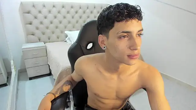 JhoanLeandro online show from 10.28.25