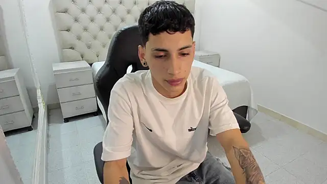 JhoanLeandro online show from 11.07.25