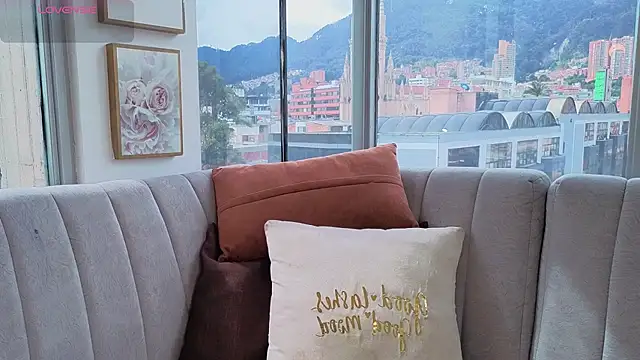 Daphne chers online show from 02.03.26