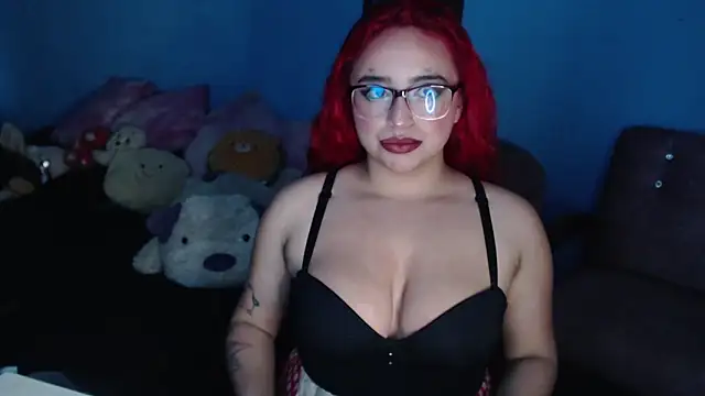 Snapshot of EstefyTabbo chatting on 02.12.26 EstefyTabbo online show from 02.12.26