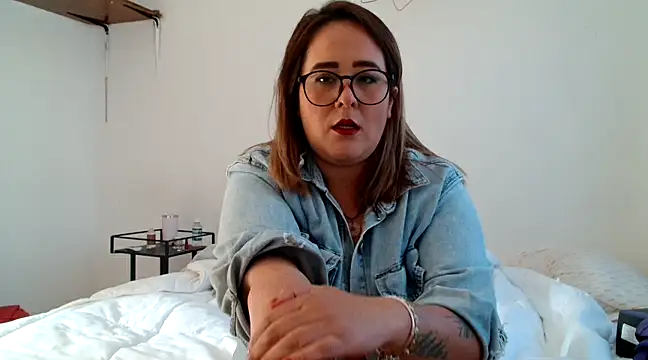 Snapshot of SweetRomina chatting on 02.06.25 SweetRomina online show from 02.06.25