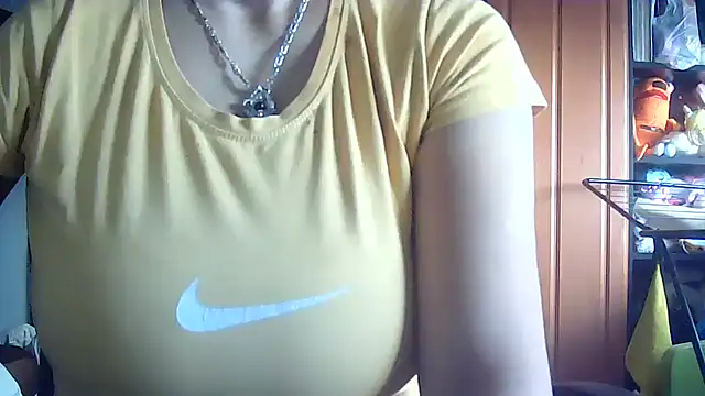 Snapshot of Cicamica12 chatting on 11.19.25 Cicamica12 online show from 11.19.25