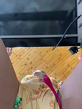 Snapshot of Andrea18_blonde chatting on 03.19.25 Andrea18 blonde online show from 03.19.25