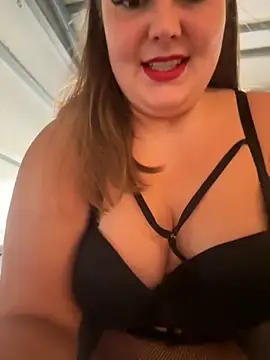 Snapshot of Lars-Lola chatting on 11.23.25 Lars-Lola online show from 11.23.25