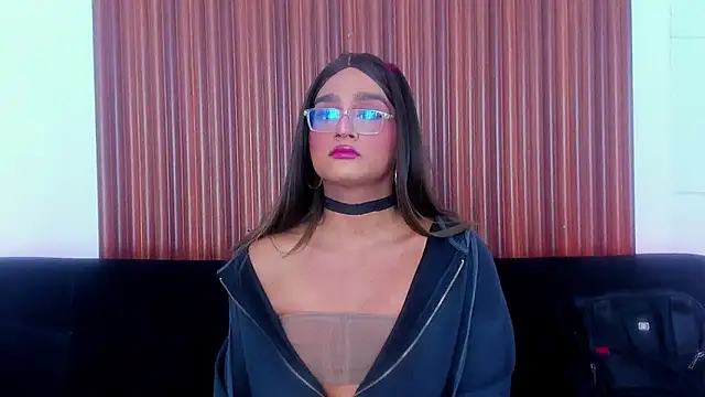 Snapshot of Karla_Dior7 chatting on 02.18.25 Karla Dior7 online show from 02.18.25