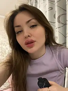 Lora Rosee online show from 03.11.25