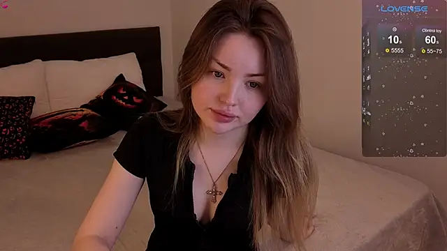 Lora Rosee online show from 12.03.25