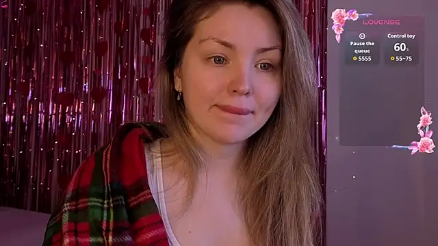 Snapshot of Lora_Rosee chatting on 04.21.26 Lora Rosee online show from 04.21.26