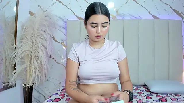  Emma whiitee  online show from 11.24.25