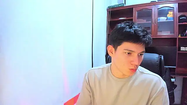 JamesCr  online show from 02.05.25