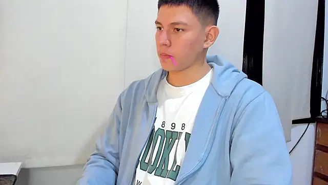 JamesCr  online show from 02.12.25