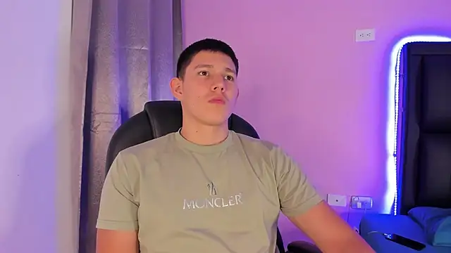 JamesCr  online show from 02.23.25