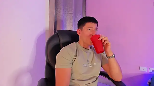 JamesCr  online show from 02.23.25