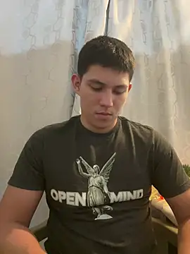 JamesCr  online show from 03.04.25