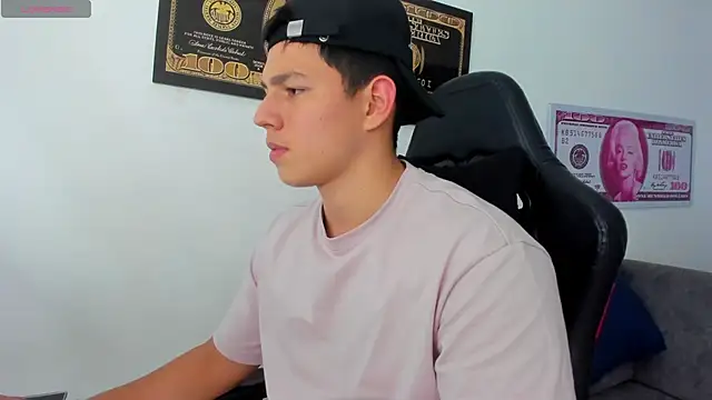 JamesCr  online show from 03.15.25