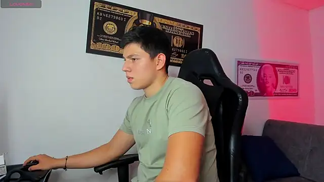 JamesCr  online show from 03.19.25