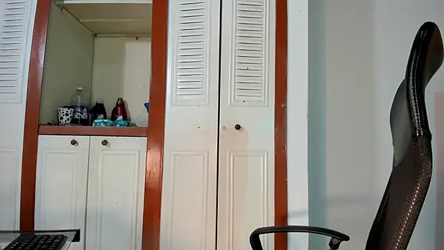 Violetta 0 online show from 10.23.25