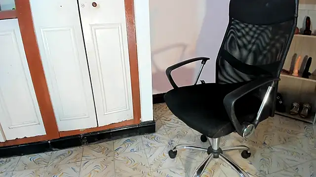 Violetta 0 online show from 11.04.25