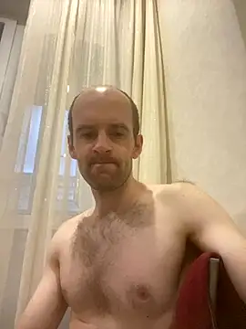 LynnAhNight online show from 09.19.25