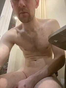 LynnAhNight online show from 02.09.26