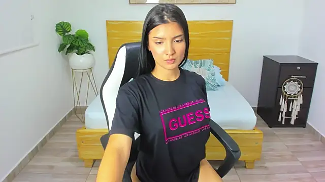 tiffanny doll  online show from 03.06.25