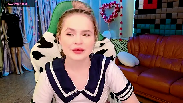 Snapshot of GoodJessi chatting on 02.15.25 GoodJessi online show from 02.15.25