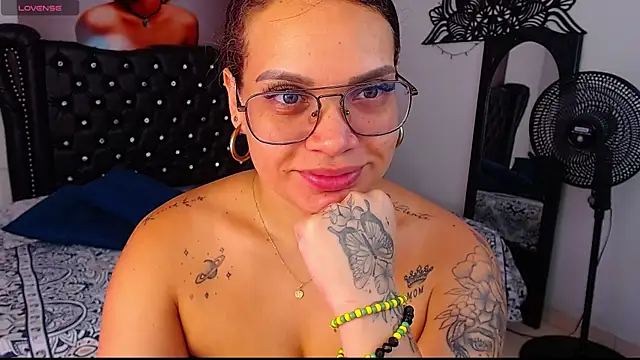 Taliana36 online show from 10.24.25