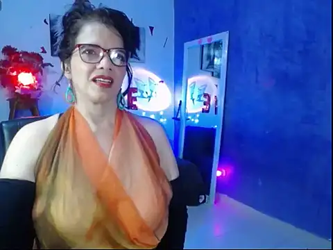 Snapshot of sarasmith3 chatting on 02.28.25 sarasmith3 online show from 02.28.25