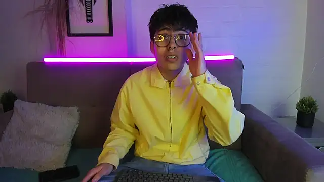 PepperTwink online show from 03.10.25