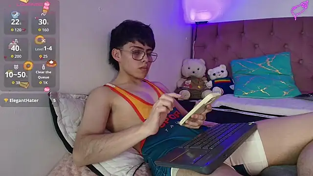 PepperTwink online show from 10.17.25
