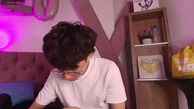 PepperTwink online show from 12.15.25