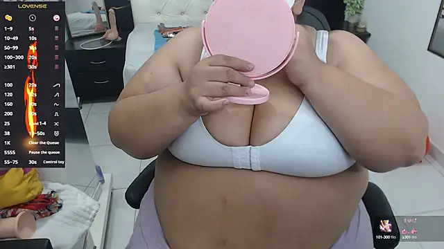 Snapshot of Aaliyah11 chatting on 03.06.25 Aaliyah11 online show from 03.06.25