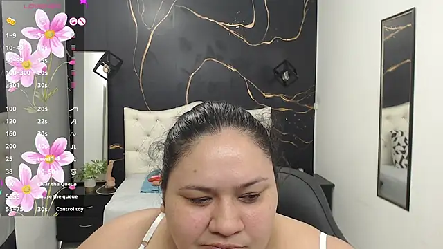 Snapshot of Aaliyah11 chatting on 03.12.25 Aaliyah11 online show from 03.12.25