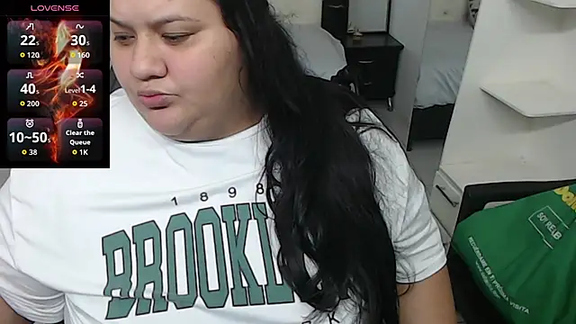 Snapshot of Aaliyah11 chatting on 10.15.25 Aaliyah11 online show from 10.15.25