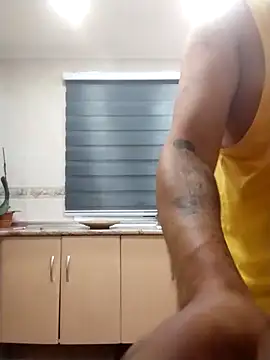 Snapshot of jonymoreno chatting on 09.08.25 jonymoreno online show from 09.08.25