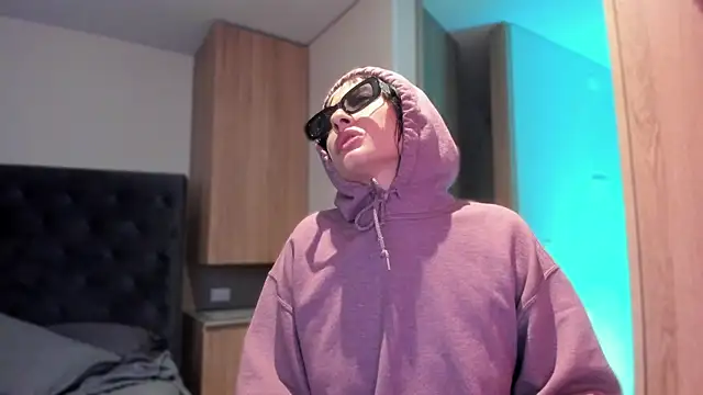 ggor4w33 online show from 03.31.26