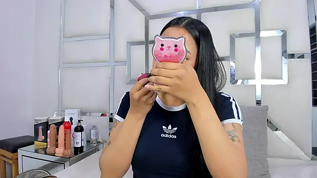 Snapshot of ZoeWan69 chatting on 11.11.25 ZoeWan69 online show from 11.11.25