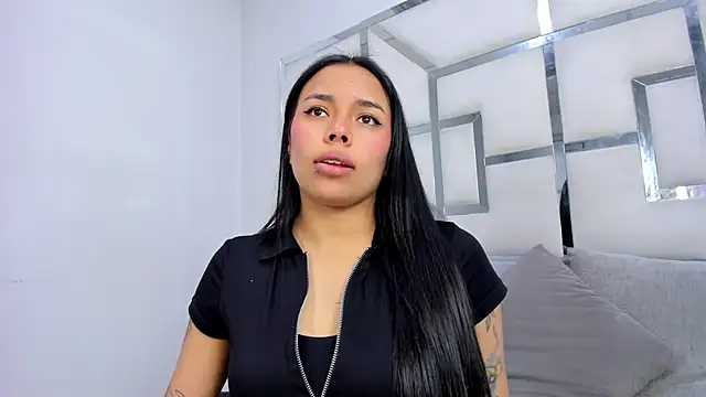 Snapshot of ZoeWan69 chatting on 11.22.25 ZoeWan69 online show from 11.22.25