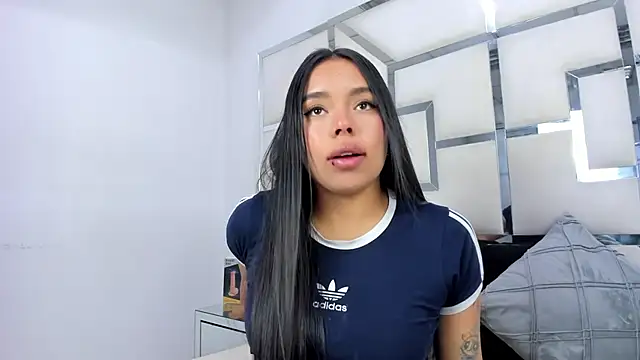 Snapshot of ZoeWan69 chatting on 01.15.26 ZoeWan69 online show from 01.15.26