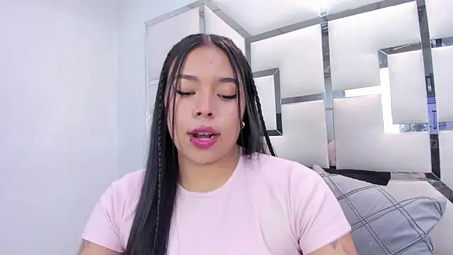 Snapshot of ZoeWan69 chatting on 02.03.26 ZoeWan69 online show from 02.03.26