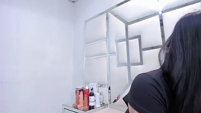 Snapshot of ZoeWan69 chatting on 02.05.26 ZoeWan69 online show from 02.05.26