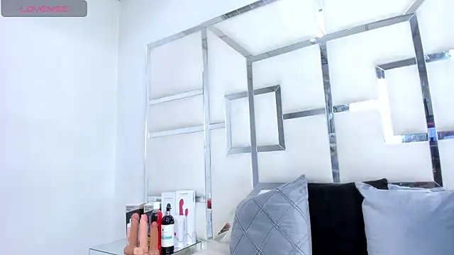 Snapshot of ZoeWan69 chatting on 02.28.26 ZoeWan69 online show from 02.28.26