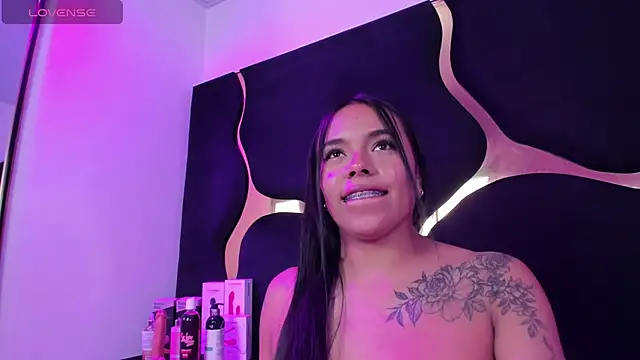 Snapshot of ZoeWan69 chatting on 03.02.26 ZoeWan69 online show from 03.02.26