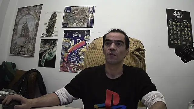 ReyDeBotones online show from 04.18.26