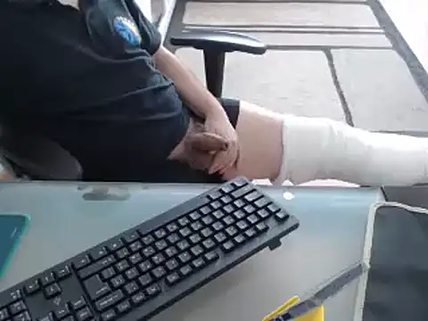 Snapshot of ruplumber chatting on 02.04.25 ruplumber online show from 02.04.25