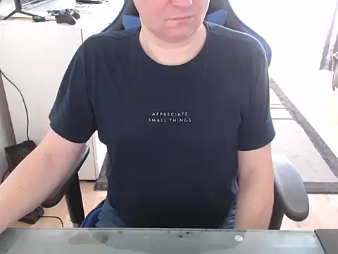 Snapshot of ruplumber chatting on 03.18.25 ruplumber online show from 03.18.25