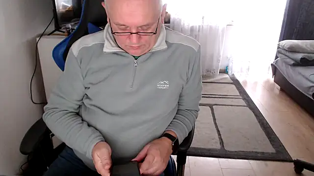 Snapshot of ruplumber chatting on 10.30.25 ruplumber online show from 10.30.25